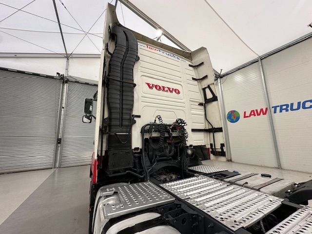 Volvo FH 520 6×2 Sleeper Cab Tractor Unit Manual