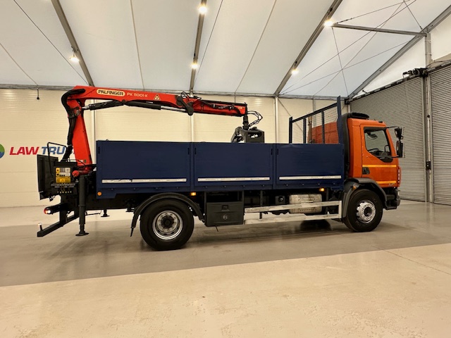 DAF LF 220 Day Cab Dropside Brick Grab