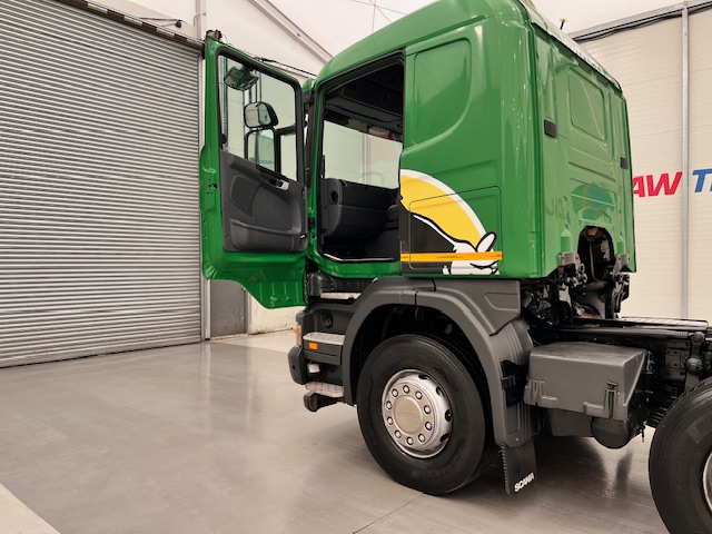 Scania G360 8×2 Sleeper Chassis Cab