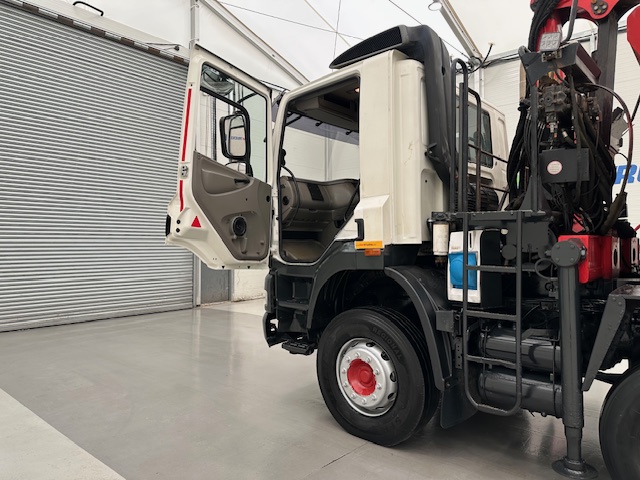 DAF CF85 410 8×4 Day Cab Steel Tipper Grab