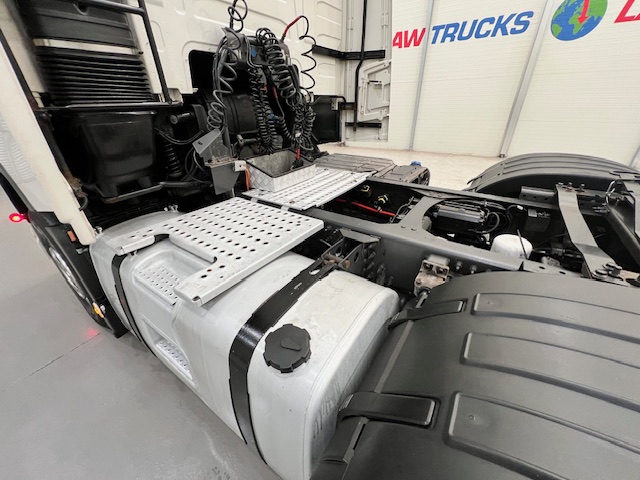 Volvo FH 500 6×2 Midlift Tractor Unit