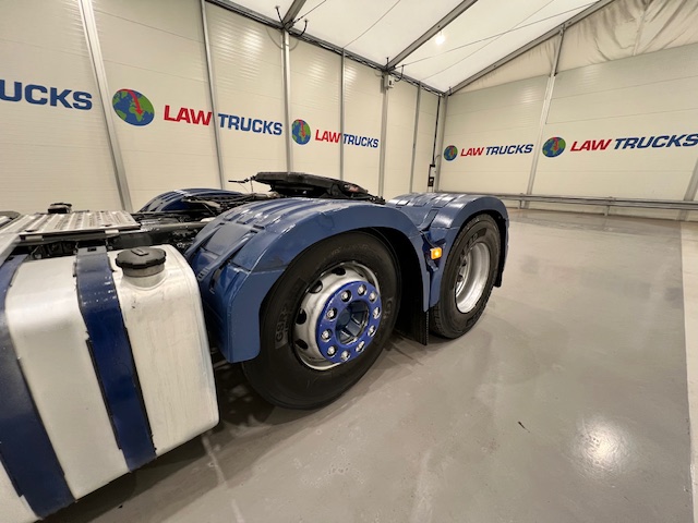 Volvo FH 500 6×2 Midlift Tractor Unit