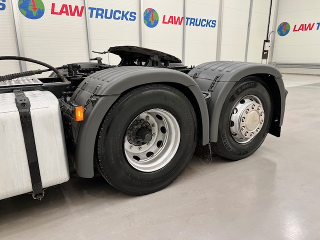 Scania R450 6×2 Rear Lift Highline Tractor Unit PTO