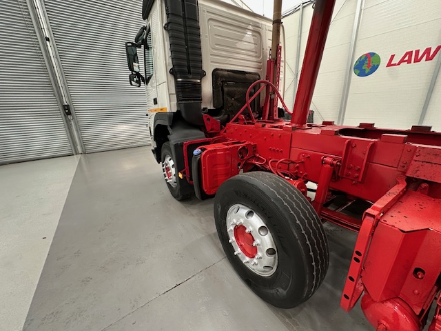 Volvo FM 380 8×4 Day Cab Tipper