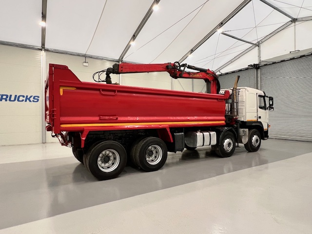 Volvo FM 400 8×4 Steel Tipper Grab Manual