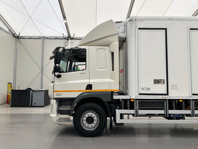 DAF CF 370 6×2 Sleeper Cab Fridge Box