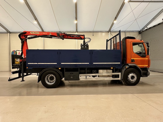 DAF LF 220 Day Cab Dropside Brick Grab