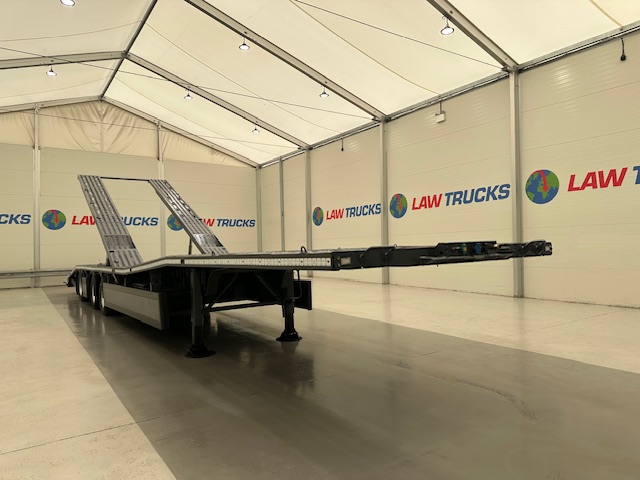 SDC Tri Axle Kicker Vehicle Carrier Lowloader