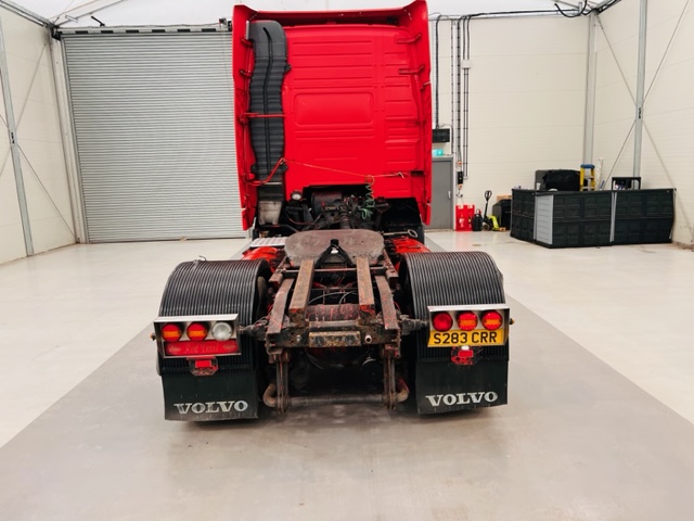Volvo FH12 420 4×2 GTXL Tractor Unit