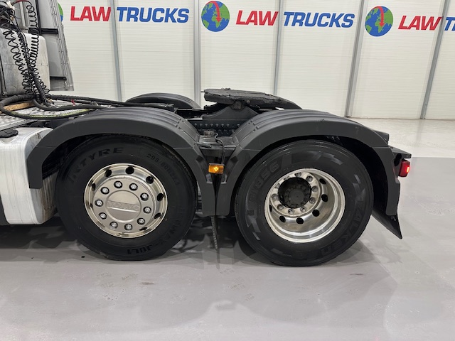 Volvo FH 500 6×2 Midlift Tractor Unit PTO