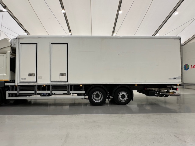 DAF CF 370 6×2 Sleeper Cab Fridge Box