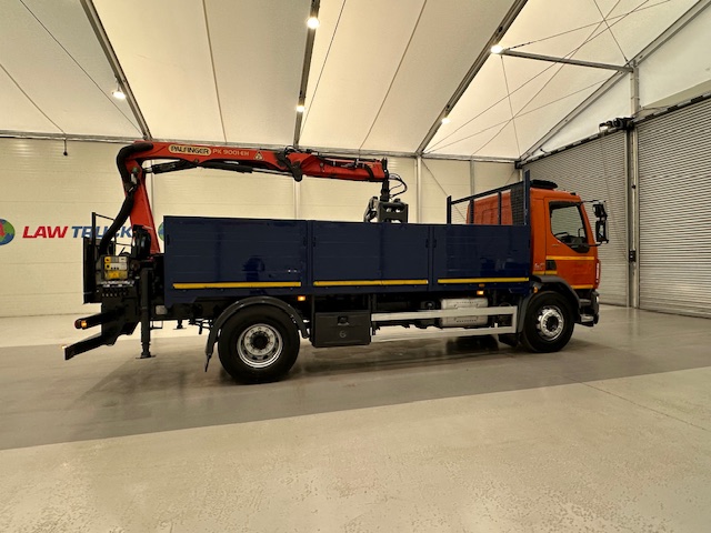 DAF LF 220 Day Cab Dropside Brick Grab