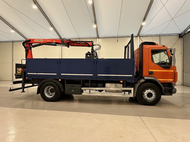 DAF LF 220 Day Cab Dropside Brick Grab