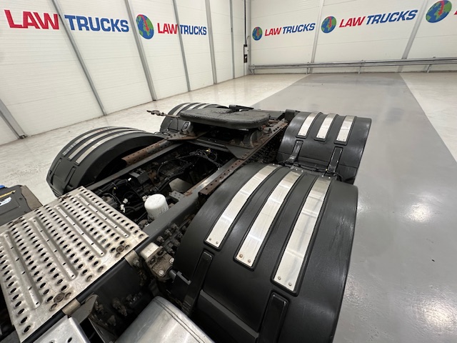 Volvo FH 500 6×2 Tractor Unit Safari Edition