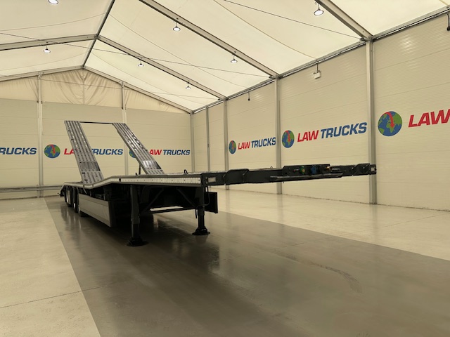 SDC Tri Axle Kicker Vehicle Carrier Lowloader