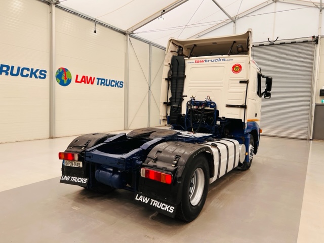 Volvo FH12 420 4×2 Sleeper Cab Tractor Unit