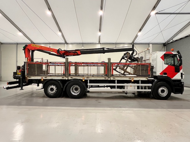 Iveco Stralis 310 6×2 Dropside Brick Grab