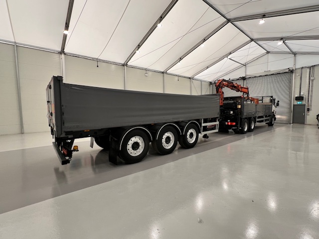Scania P270 6×2 10 Tyre Flatbed Drawbar Brick Grab