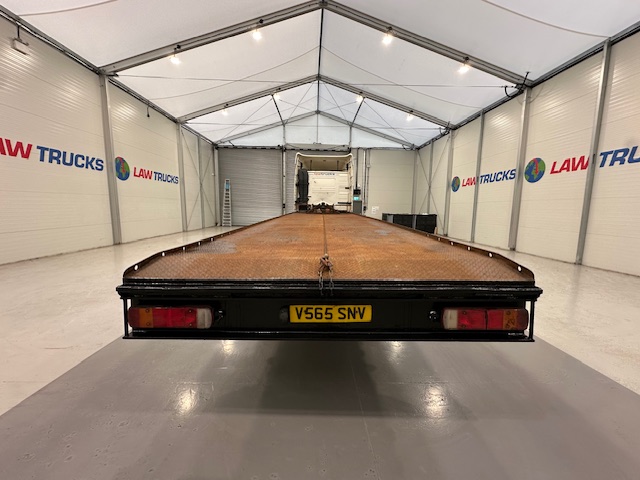 Volvo FH12 420 4×2 Caravan Transporter