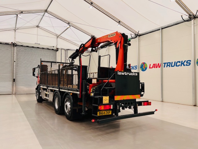 Iveco Stralis 310 Euro 6 6×2 Flatbed Brick Grab