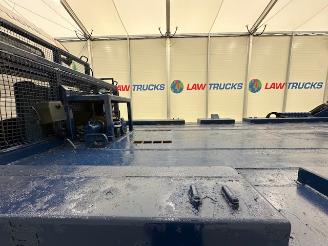 Scania P370 8×4 Sleeper Cab Skip Loader