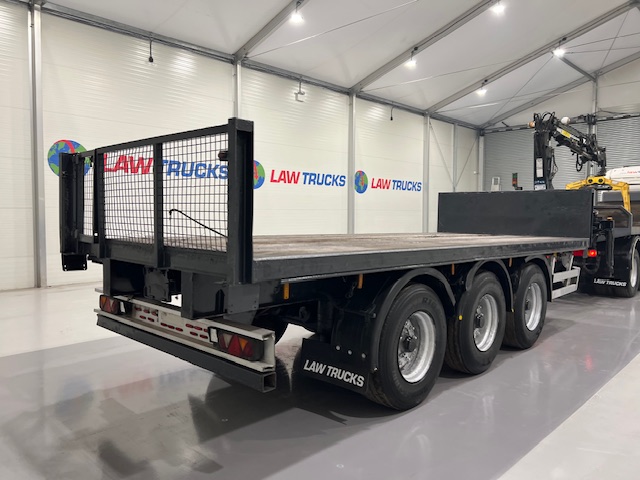 Scania R420 8×2 Rear Lift Brick Grab Drawbar