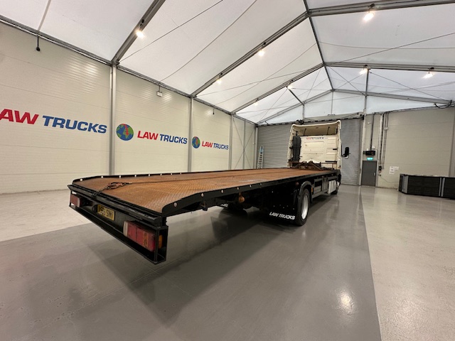 Volvo FH12 420 4×2 Caravan Transporter