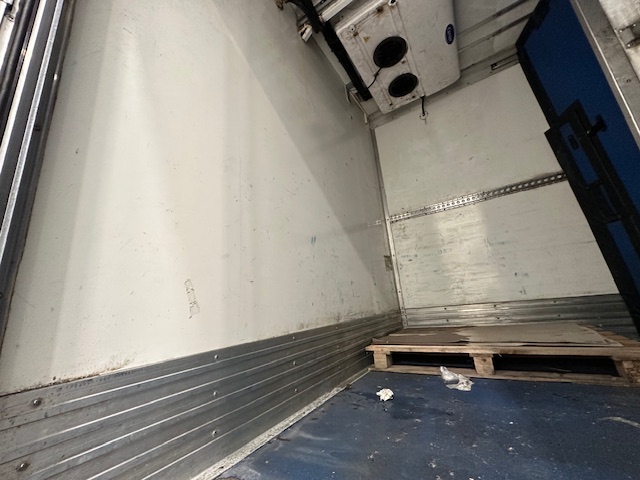 DAF CF 370 6×2 Sleeper Cab Fridge Box