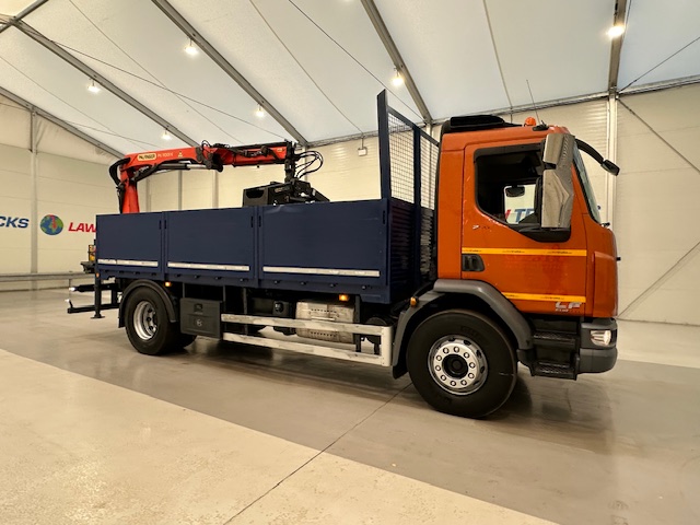 DAF LF 220 Day Cab Dropside Brick Grab