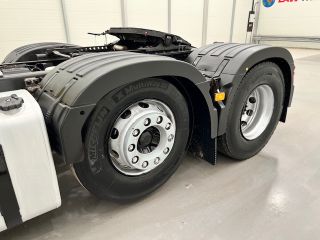 Volvo FH 500 6×2 Sleeper Cab Midlift Tractor Unit
