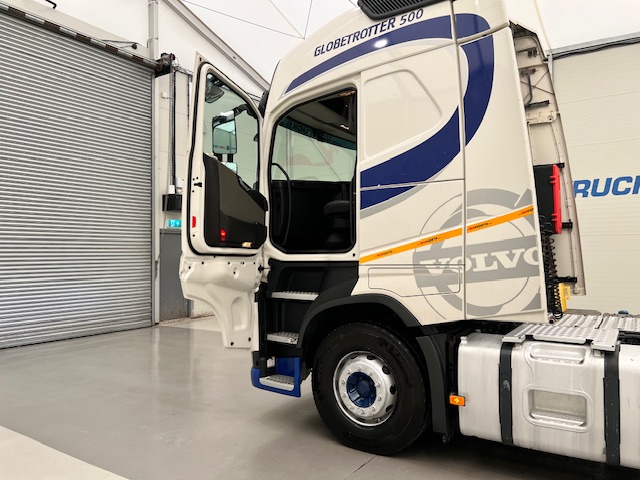 Volvo FH 500 6×2 Midlift Tractor Unit