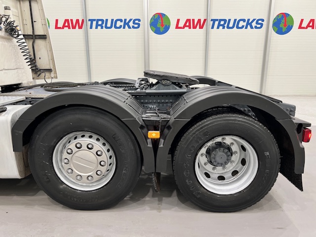 Volvo FH 500 6×2 Sleeper Cab Tractor Unit PTO