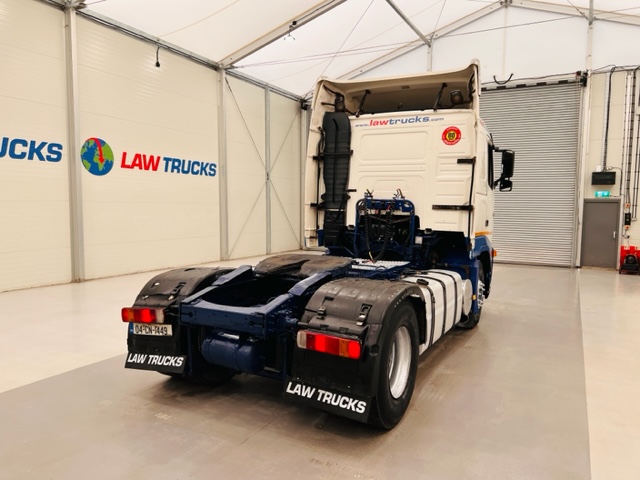 Volvo FH12 420 4×2 Sleeper Cab Tractor Unit