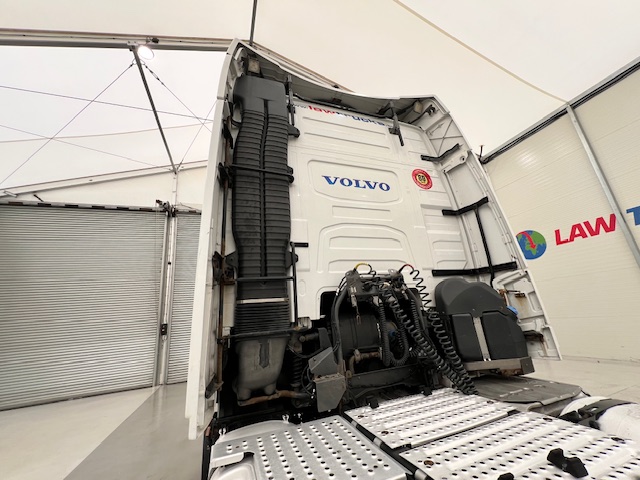 Volvo FH 460 6×2 Midlift Tractor Unit