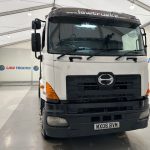 Hino 700 3241 8×4 Sleeper Cab Steel Tipper Grab - thumbnail