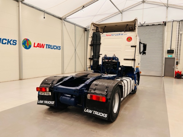Volvo FH12 420 4×2 Sleeper Cab Tractor Unit