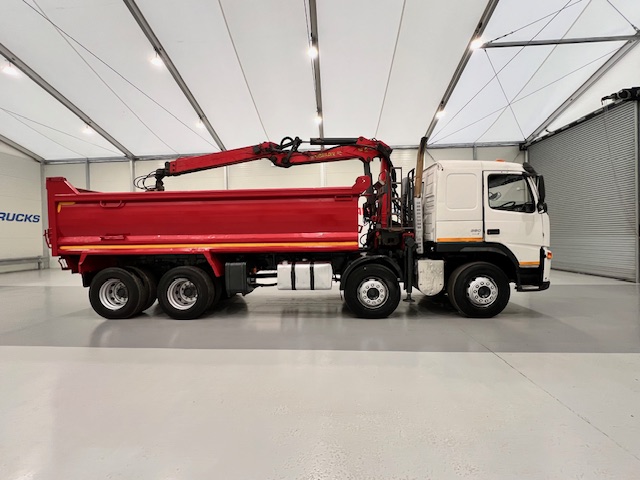 Volvo FM 400 8×4 Steel Tipper Grab Manual