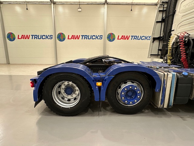 Volvo FH 500 6×2 Midlift Tractor Unit