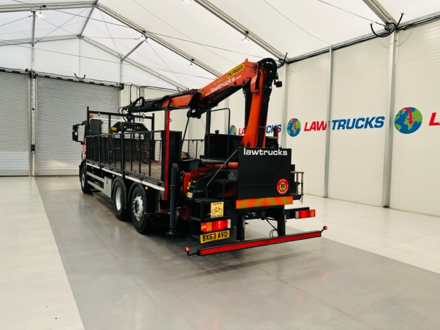 Iveco Stralis 310 6×2 Dropside Brick Grab