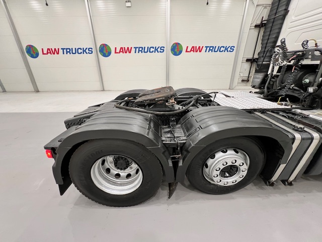 Volvo FH 460 6×2 Midlift Tractor Unit PTO