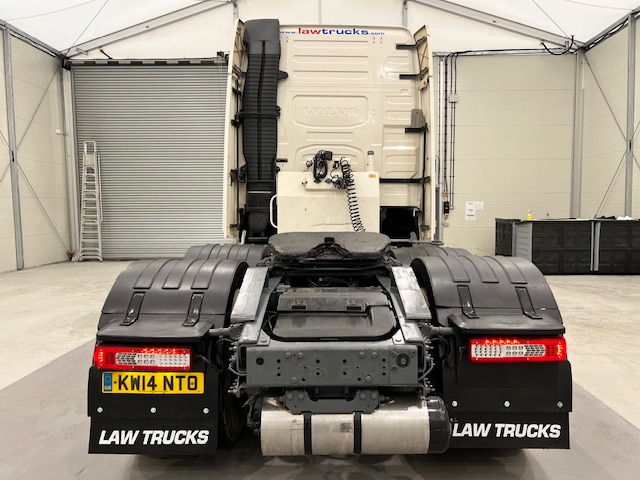 Volvo FH 500 6×2 Sleeper Cab Tractor Unit PTO