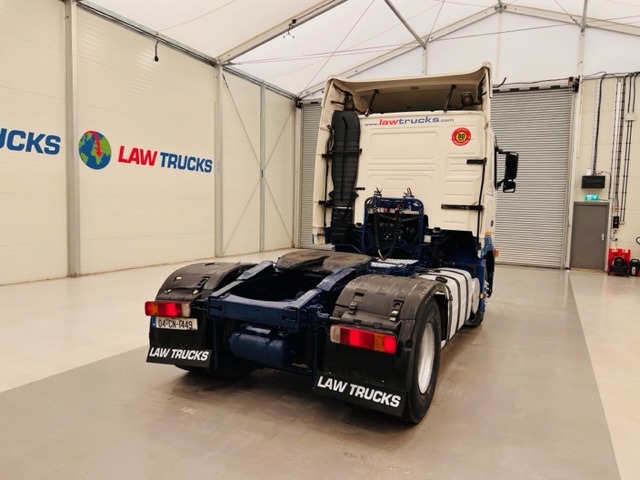 Volvo FH12 420 4×2 Sleeper Cab Tractor Unit