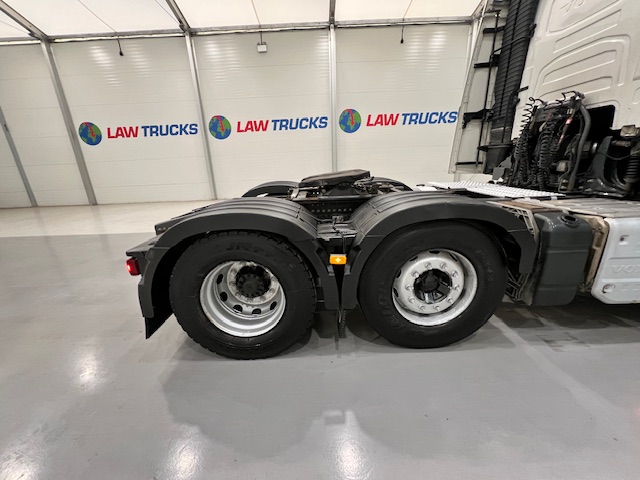 Volvo FH 500 6×2 Sleeper Cab Tractor Unit