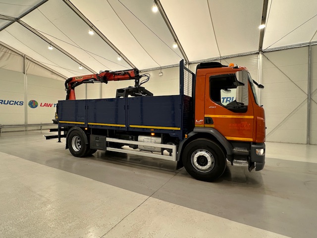 DAF LF 220 Day Cab Dropside Brick Grab