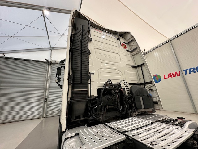 Volvo FH 500 6×2 Globetrotter XL Midlift Tractor Unit