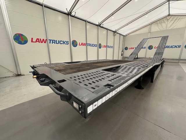 SDC Tri Axle Kicker Vehicle Carrier Lowloader
