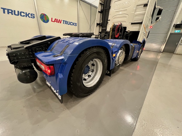 Volvo FH 500 6×2 Midlift Tractor Unit