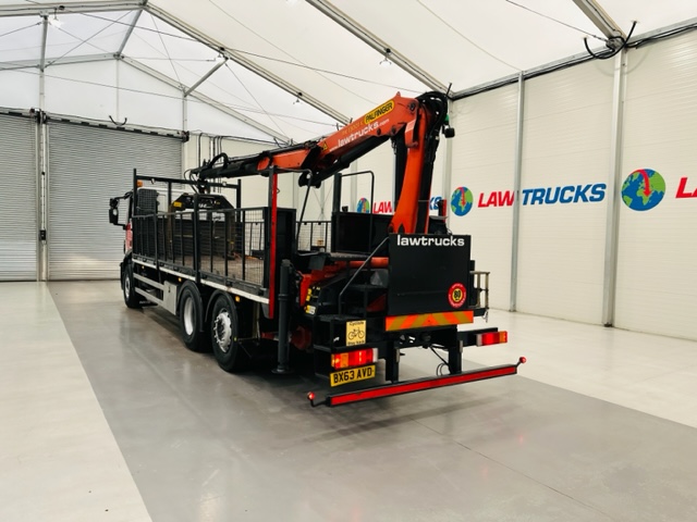 Iveco Stralis 310 6×2 Dropside Brick Grab