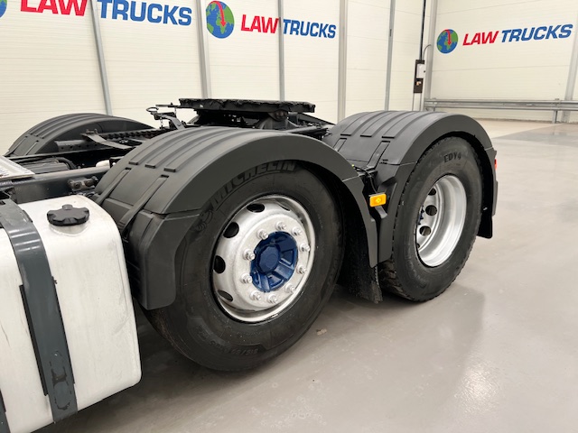 Volvo FH 500 6×2 Midlift Tractor Unit
