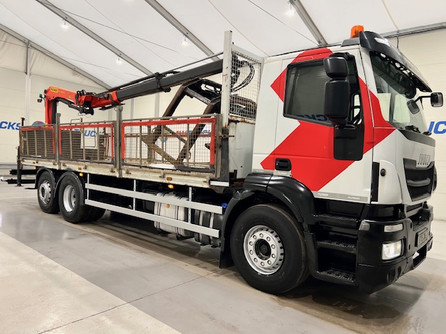 Iveco Stralis 310 6×2 Dropside Brick Grab